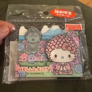 Sanrio Hello Kitty Kamakura Magnet with Scenic Design